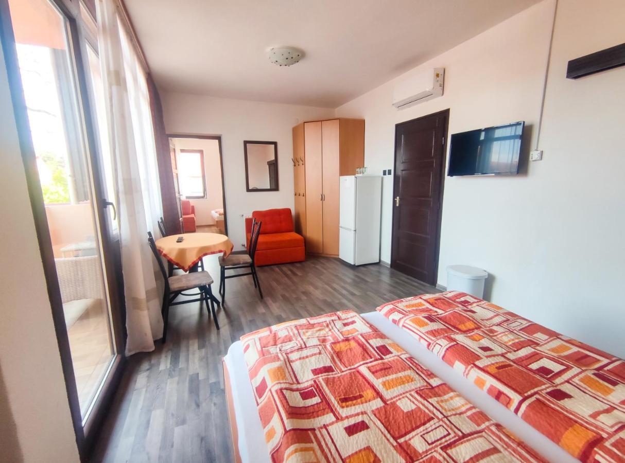 Viktoria Panzio Zamardi Hotel Exterior photo