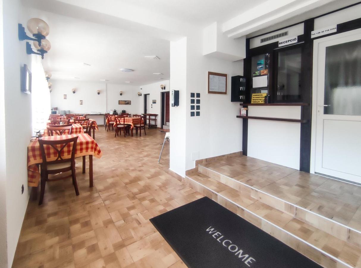 Viktoria Panzio Zamardi Hotel Exterior photo