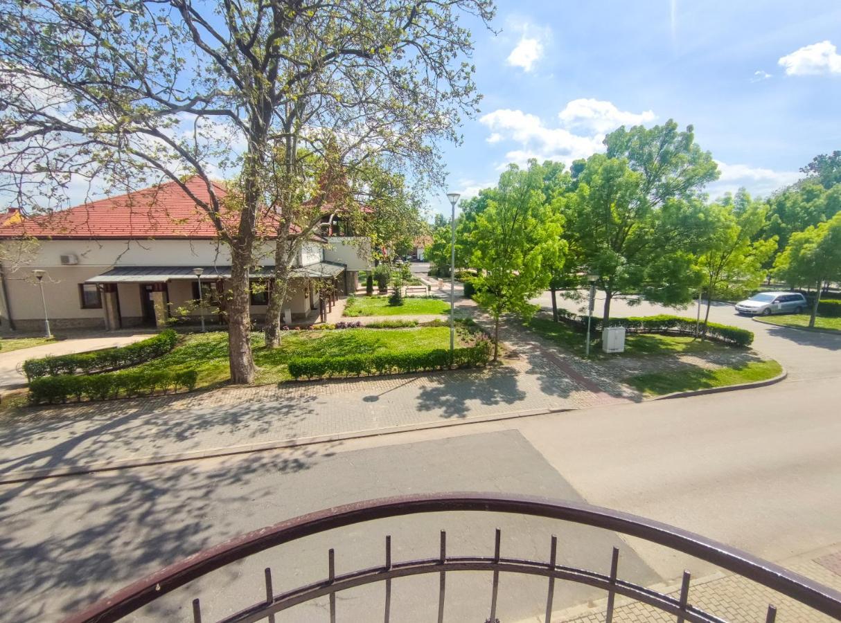 Viktoria Panzio Zamardi Hotel Exterior photo